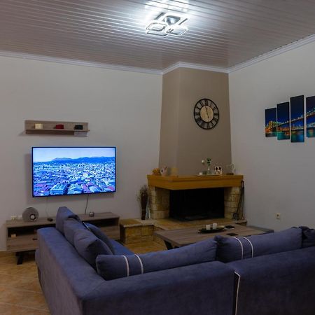 G.R Luxury Apartment Kalligoni ภายนอก รูปภาพ
