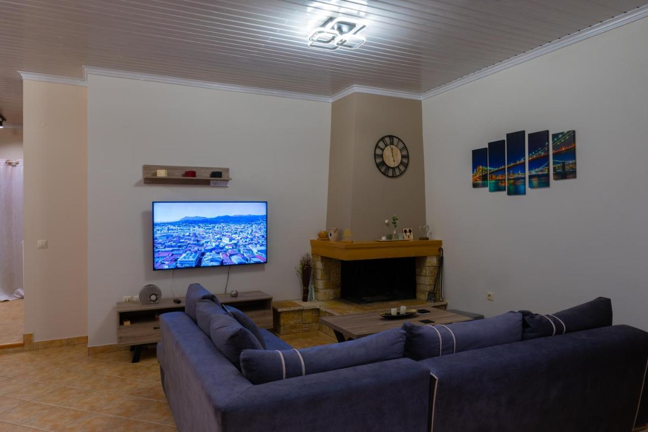 G.R Luxury Apartment Kalligoni ภายนอก รูปภาพ